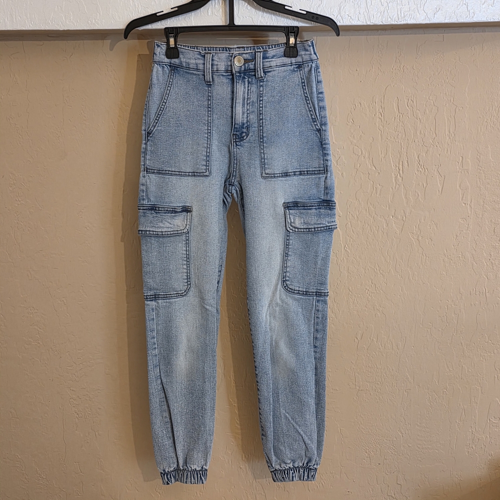 SO Women's Light Blue Ankle Cargo Jeans